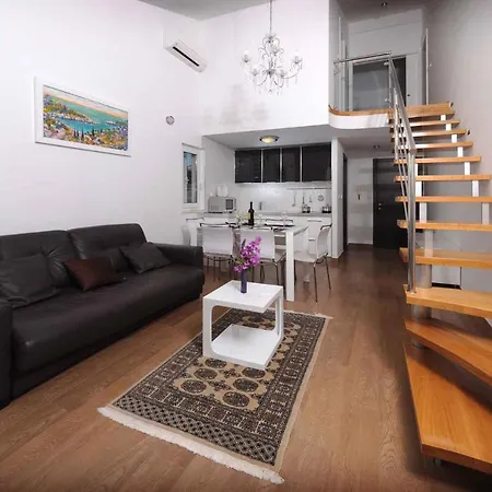 In Rogoznicko - Sibenik Riviera 36448 Zečevo