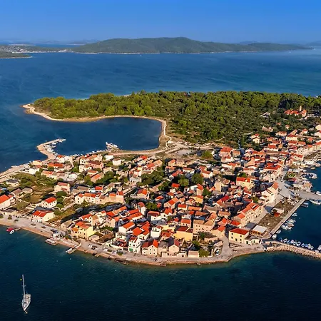 In Rogoznicko - Sibenik Riviera 36448 * Zečevo