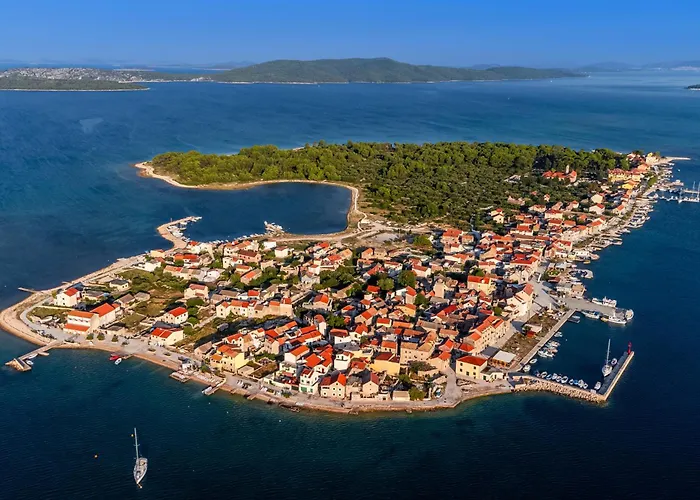 In Rogoznicko - Sibenik Riviera 36448 * Zečevo